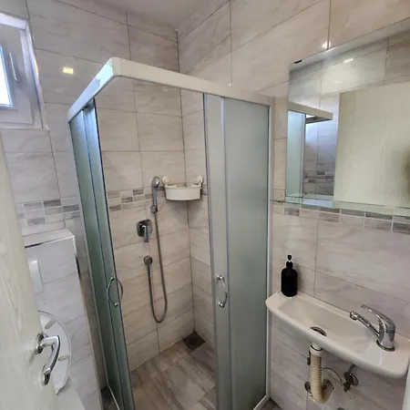 Admiral 2 * Валево